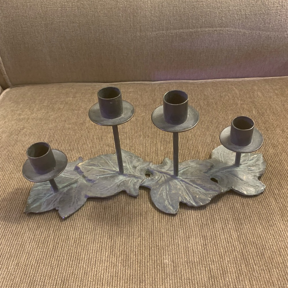 LEAF CANDLE HOLDER